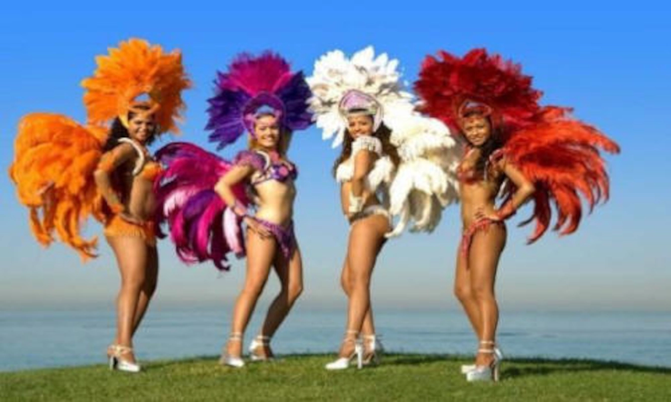 Spectacle brésilien, danseuses de samba